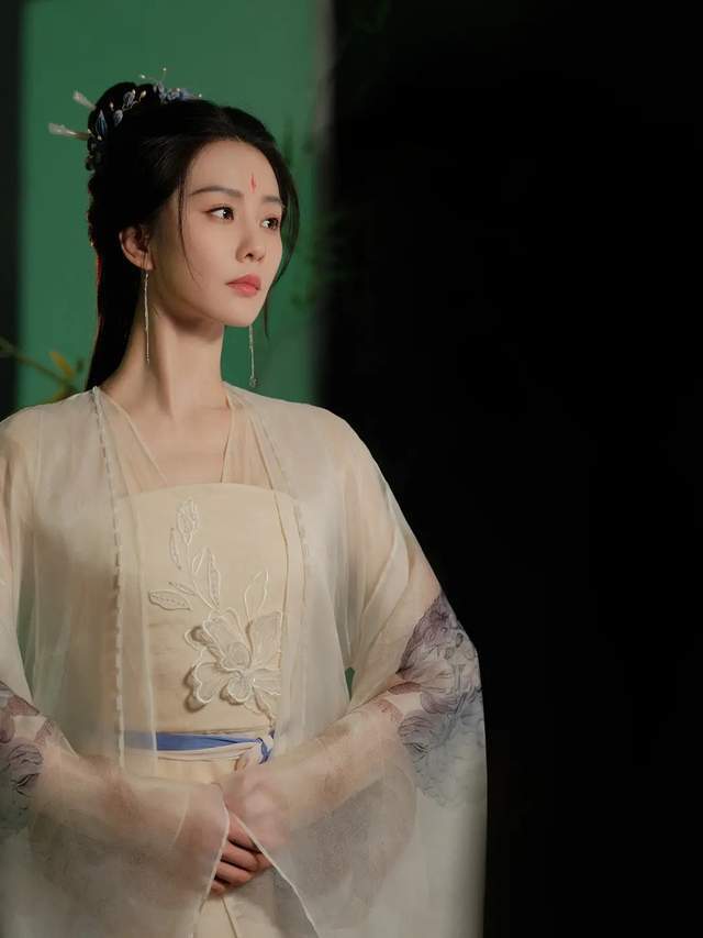 《狐妖小红娘月红篇》37岁的她只有一个镜头,却惊艳全场