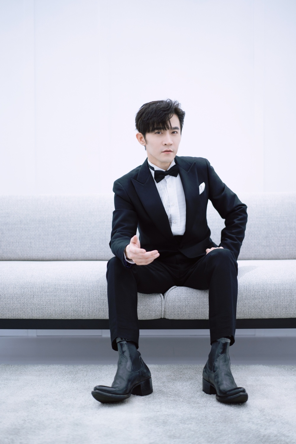 郑棋元曾经好男儿武汉六强如今音乐剧舞台上的翘楚享受低调和孤独