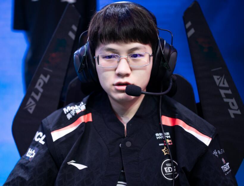 前几天圈内大佬出来曝光,表示有一件事毁掉整个电竞行业,然后没有说是