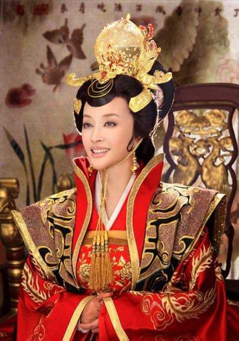 刘晓庆出演电视剧《折腰》,饰演徐夫人角色适配度好高_腾讯新闻