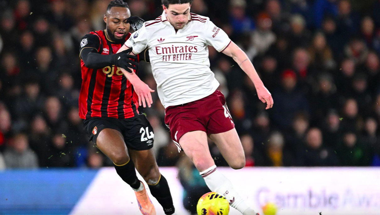 3-2！中衛送大禮後化身前鋒破門 鐵腰梅開二度 12.9億豪門強勢5連勝 - 