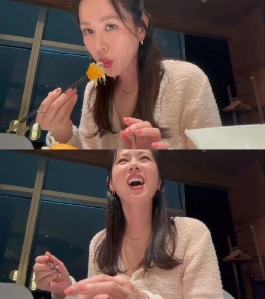 孙艺珍ins充满幸福,从未抱怨,靠尊严支撑起,顶级女的