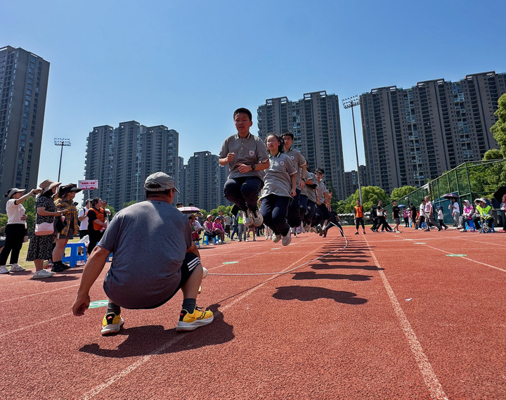 杭州这所学校为何坚持亲子跳绳5年