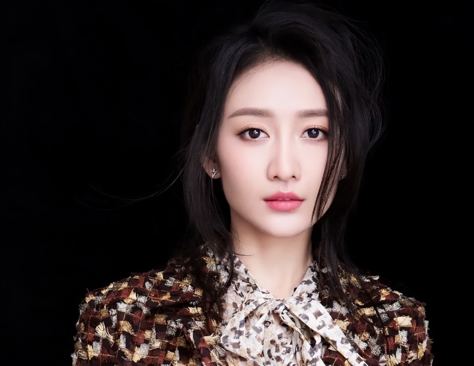 15岁开始赚钱养家多次陷入感情风波王鸥被原生家庭影响太深