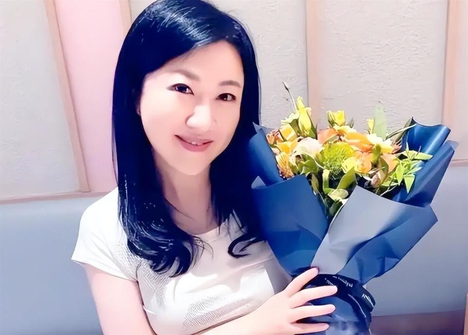 和富豪老公离婚后，再看杨蕾如今的生活，才明白什么是人间清醒._腾讯新闻