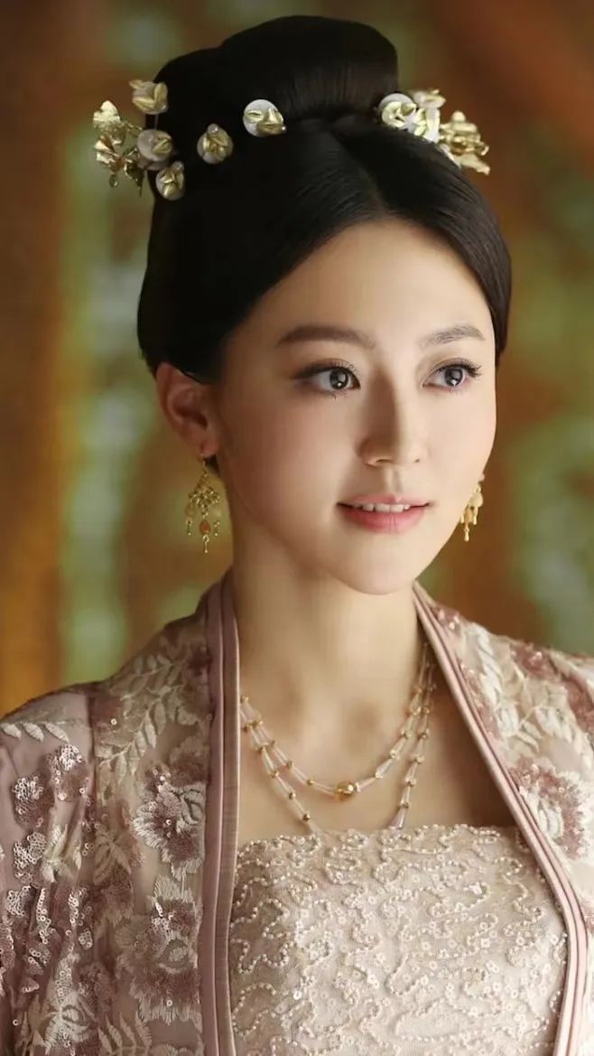 演完《庆余年》叶轻眉5年后演《唐朝诡事录2,19岁的她更美了