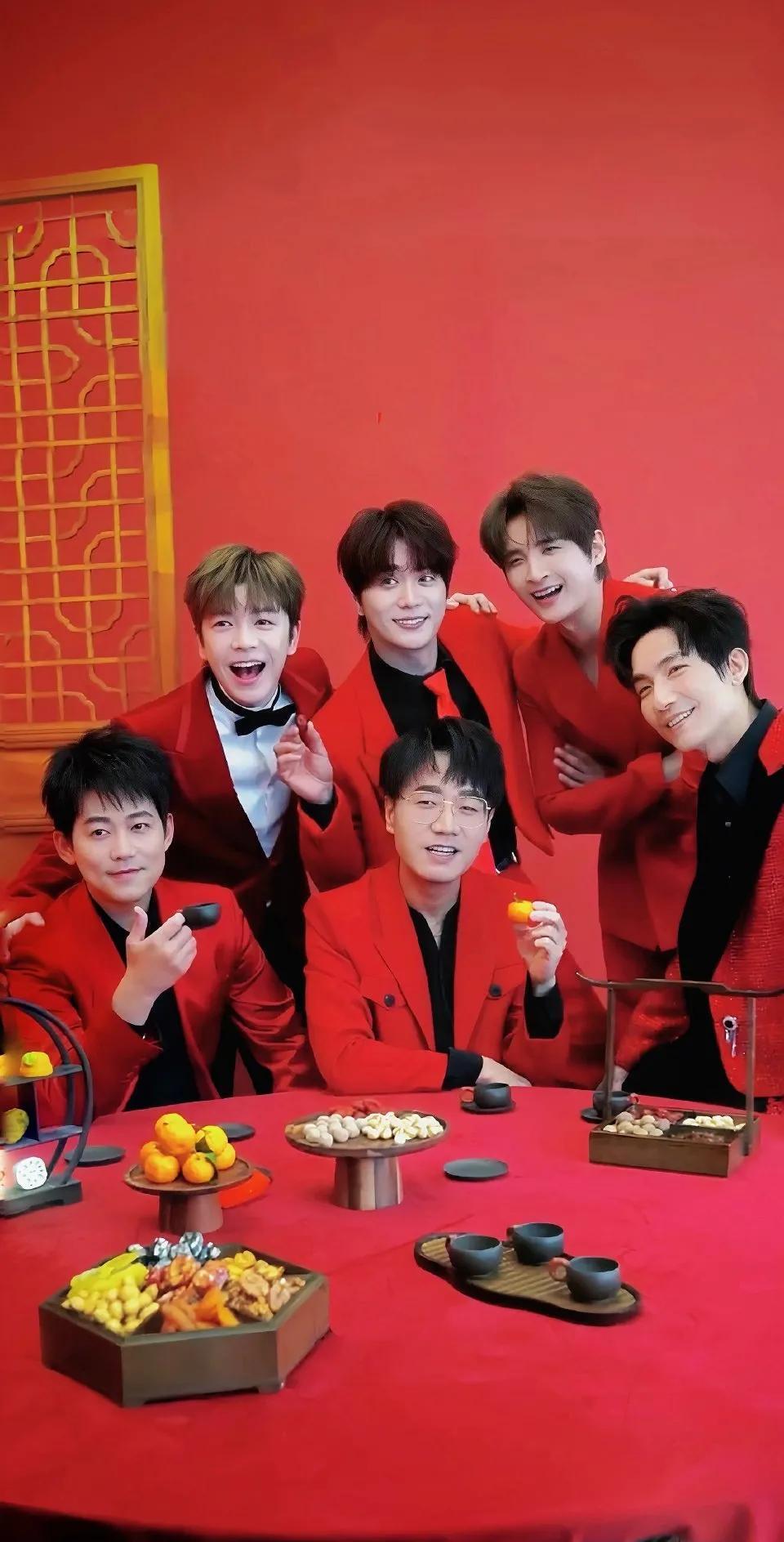 全员加速中定档年初七0713院人两大男团pk网友老弱病残凑齐