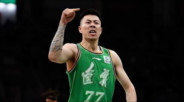 到底是谁在黑张镇麟?不是球迷,是篮协内部,有人故意搞事整王芳