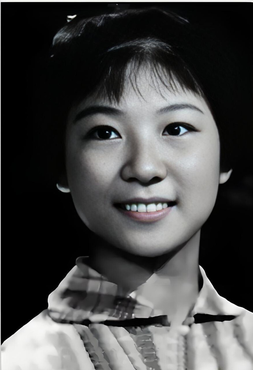 那一年她们17岁:王馥荔英姿飒爽,赵静美如画,黄梅莹有点婴儿肥