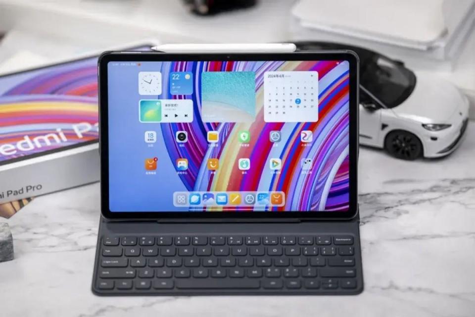 上大学买啥装备,花多少钱?红米五件套,万元出头搞定大学生活!