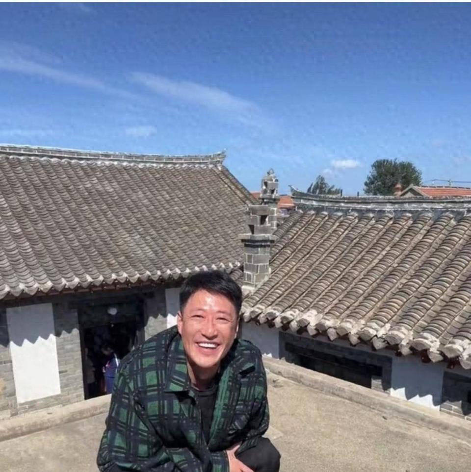 著名演员于震,选择回山东老家定居,青砖瓦房四合院引网友热议!