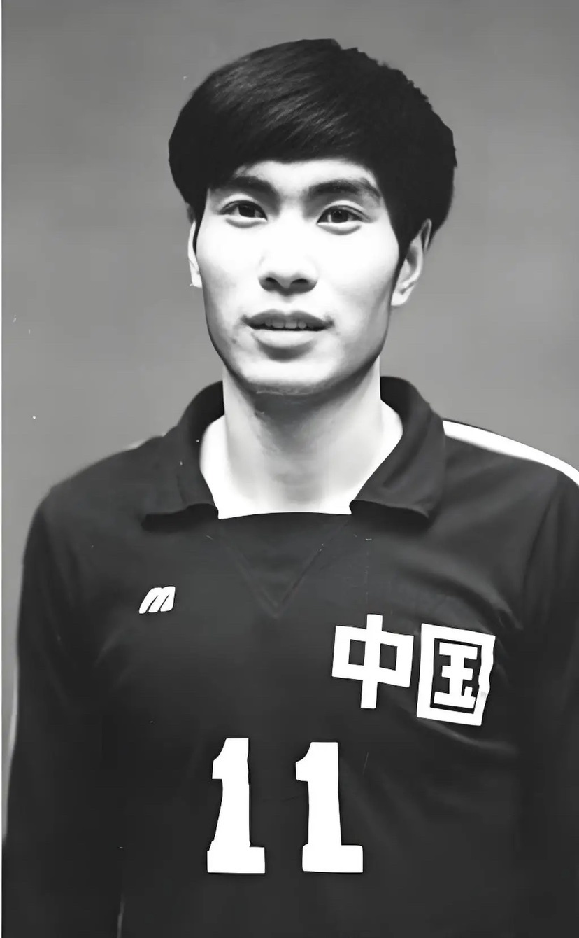 中国排坛又一男排巨星陨落！与汪嘉伟齐名，是江苏排坛名宿