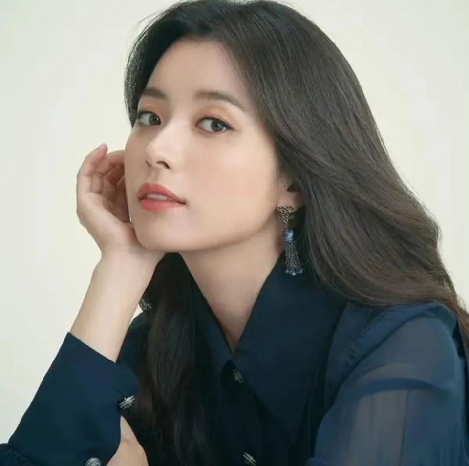 韩孝周获首个网剧视后获奖感言惹争议韩国网友指责其没有良心