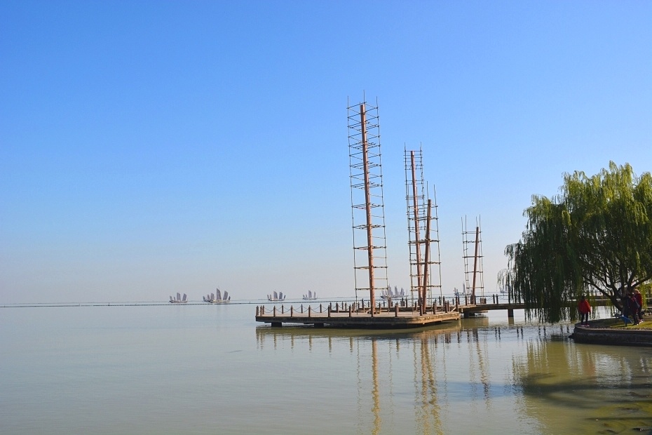 漫步太湖月亮湾