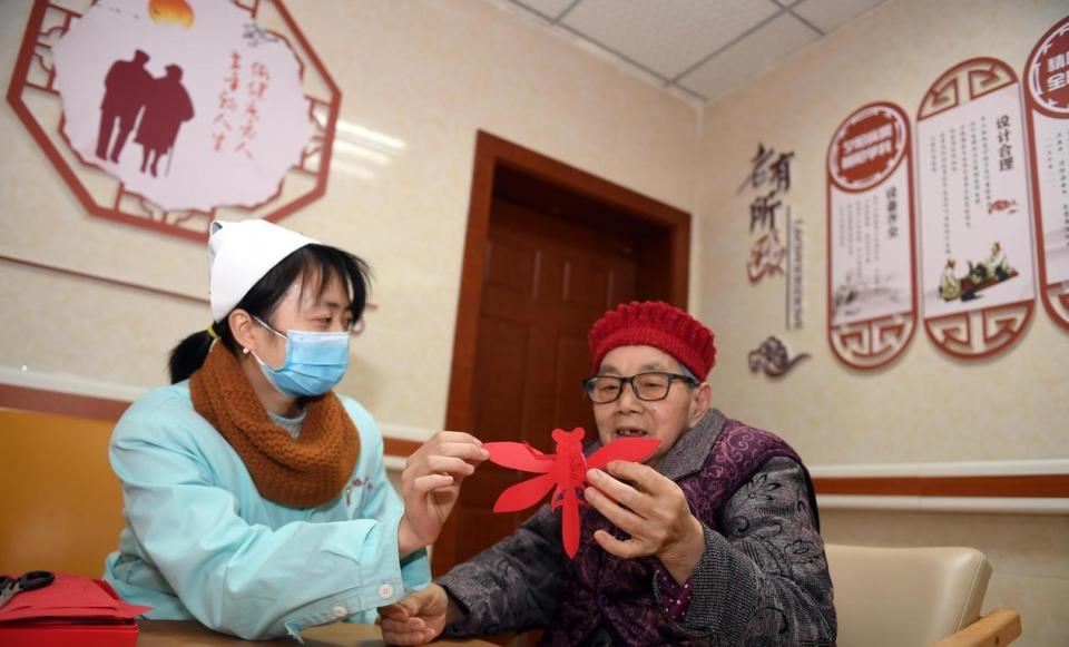养老金调整迎利空？沪人社局长未提涨养老金，此前三年均公开回应_腾讯新闻