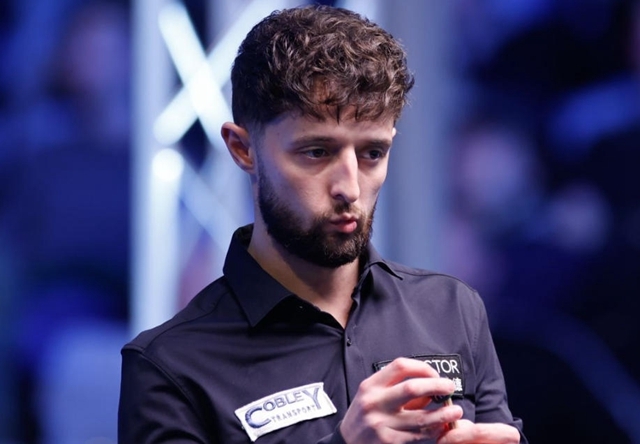 2-4！世界冠軍首戰出局：趙心童狂轟單桿146分，卻遭三連鞭爆冷 - 