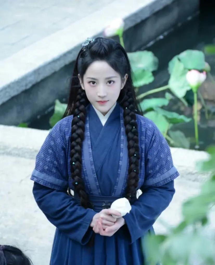 《长月烬明》中的《皓衣行》隐藏班底:耿业庭靠白眼出圈,曾被指加戏