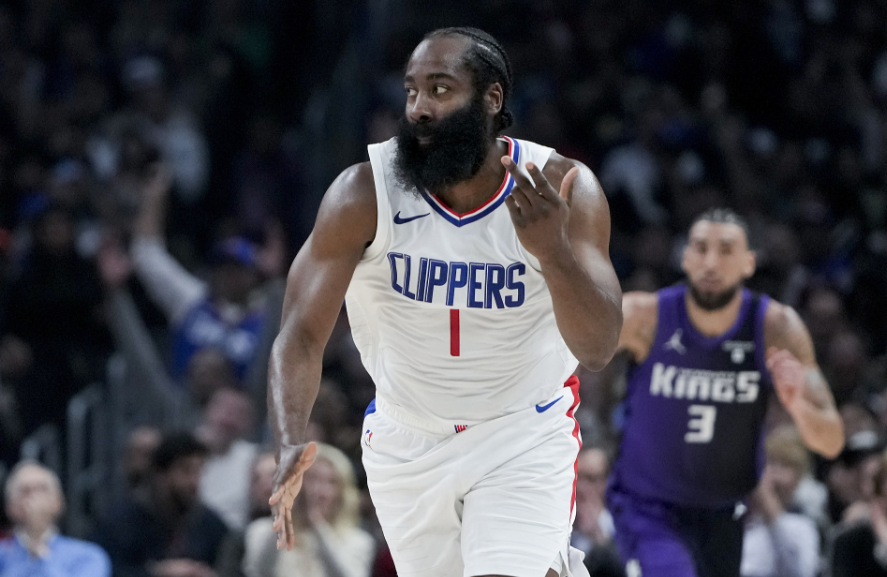 哈登13中4提前认输:正负值-25全场最差 快船排名掉