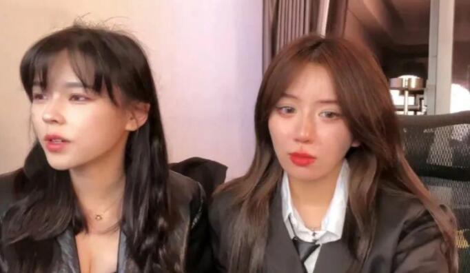 呆妹儿用手机直播翻车,油光满面被吐槽,颜值被一旁的沫子碾压