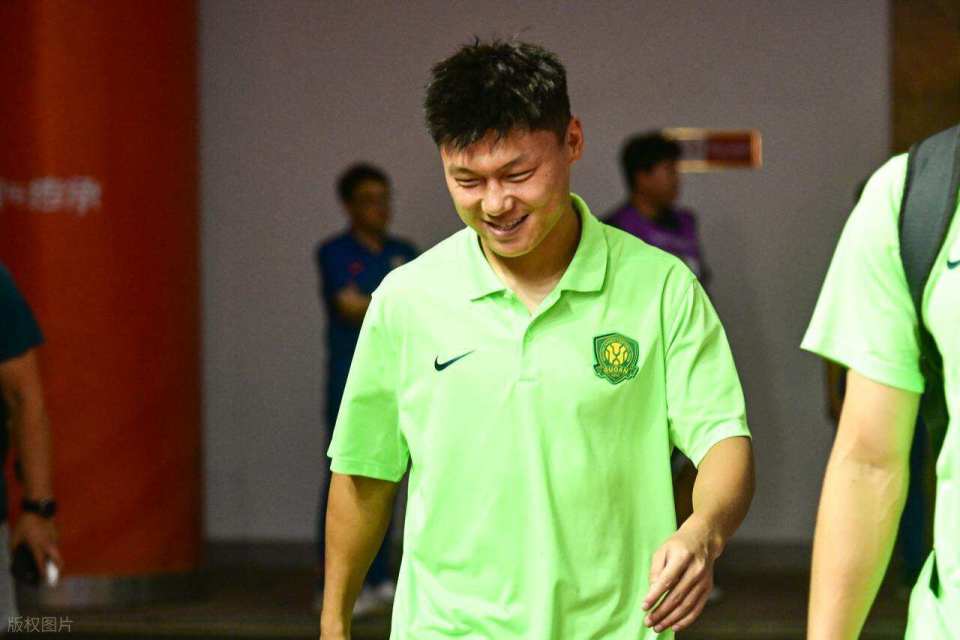 浙江队正式官宣方昊加盟，已为此向国安支付转会费，引发热议_腾讯新闻