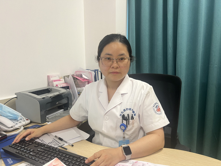 医生阿姨捐赠的躺椅很好!衢州一名小学生喊话院长:请表扬她