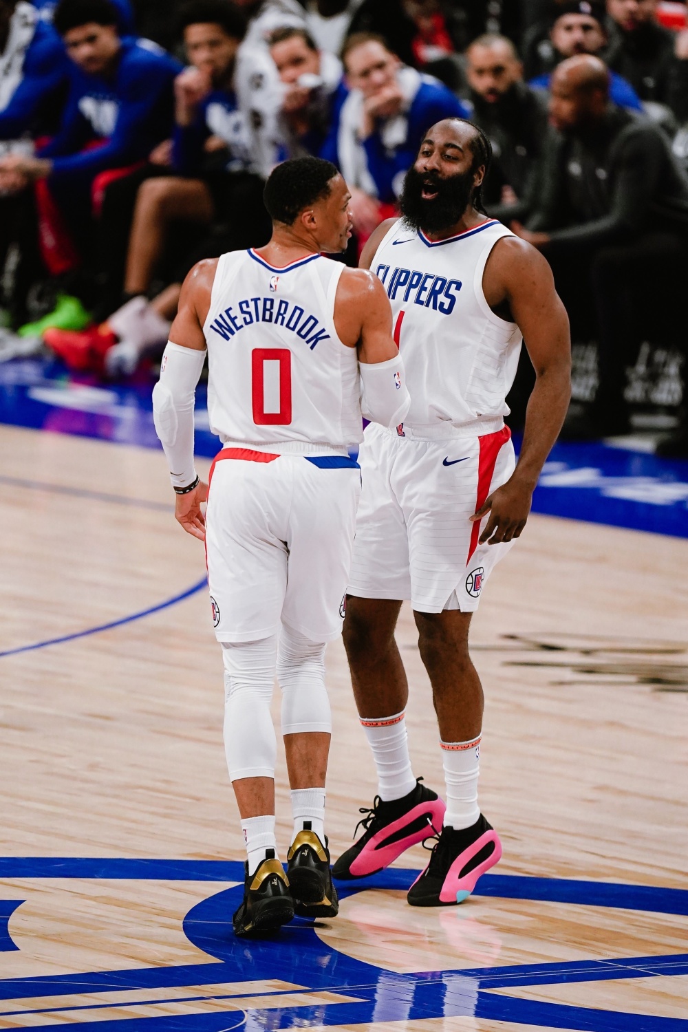 威少25000分连创纪录:比肩詹皇成历史第二人 哈登大笑祝贺他_腾讯新闻