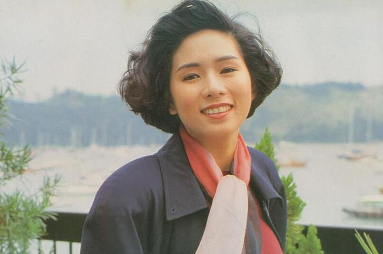 曾与其搭档过的明星陈法蓉在社交平台分享了两人共同参与的《人在边缘