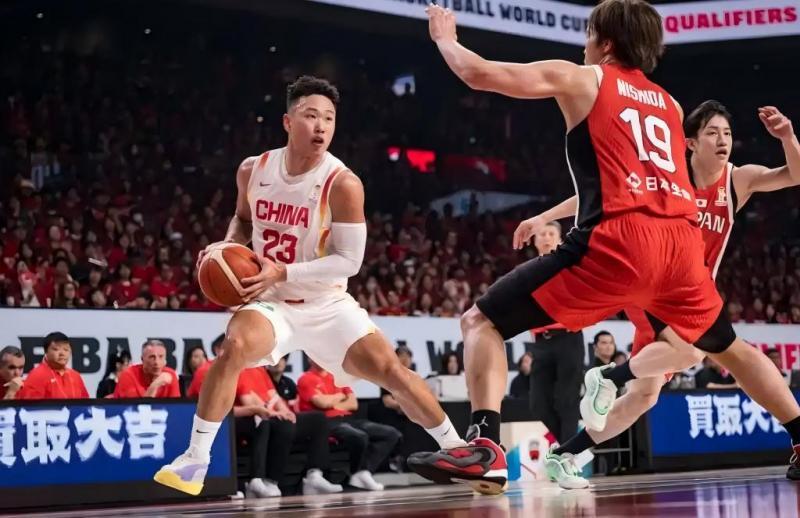 聚焦｜中國男籃逆轉日本隊，賀希寧成奇兵，趙繼偉顯擔當