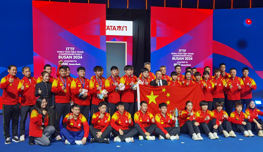国乒大合影刘国梁c位孙颖莎樊振东王牌王曼昱被指边缘化