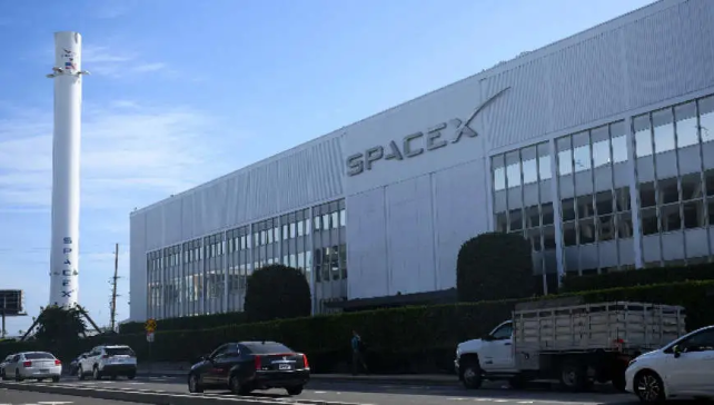 上市前夕，SpaceX被10000多人起诉