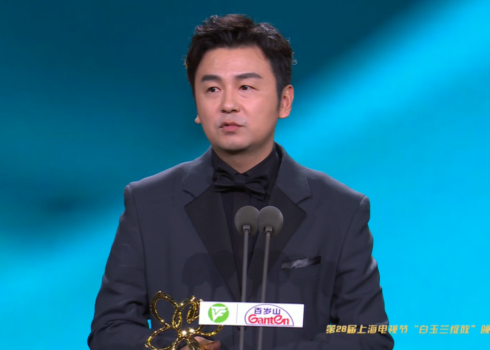 白玉兰看点雷佳音踩赵丽颖裙子和于和伟贴贴任素汐激动落泪