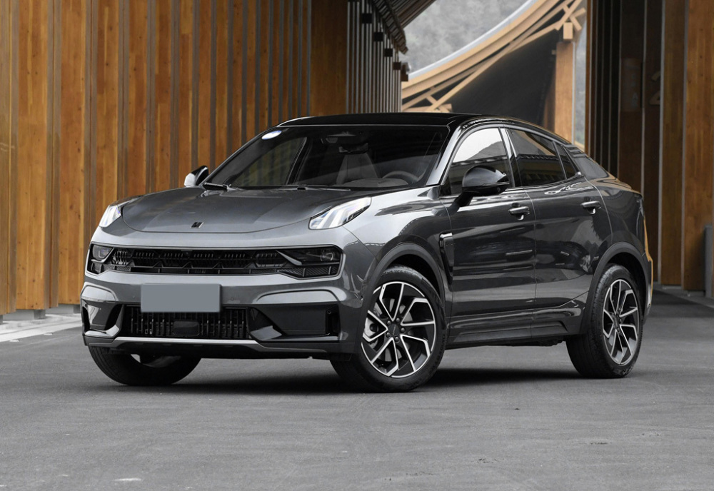 新款领克05作为改款车型,依然定位于一款紧凑级轿跑suv,在造型上的