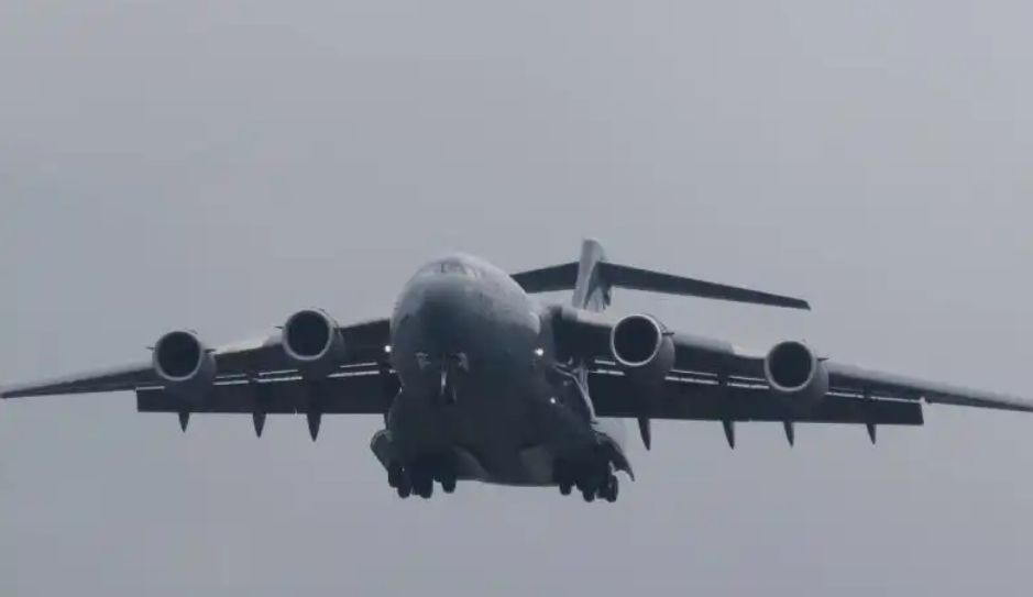 C-17��ҹ�־�����������һ�����ƶ��׹���