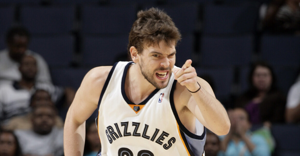 灰熊计划退役马克加索尔的33号球衣