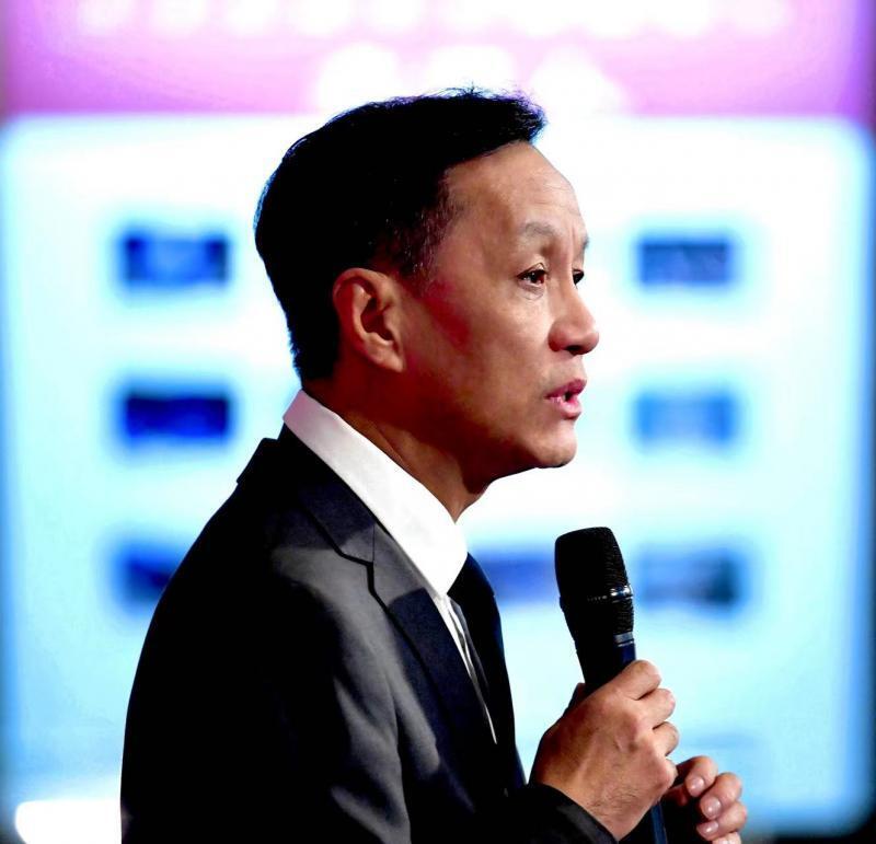 跨年大戏张居正亮相在讲故事与心路历程之间人艺选择了后者