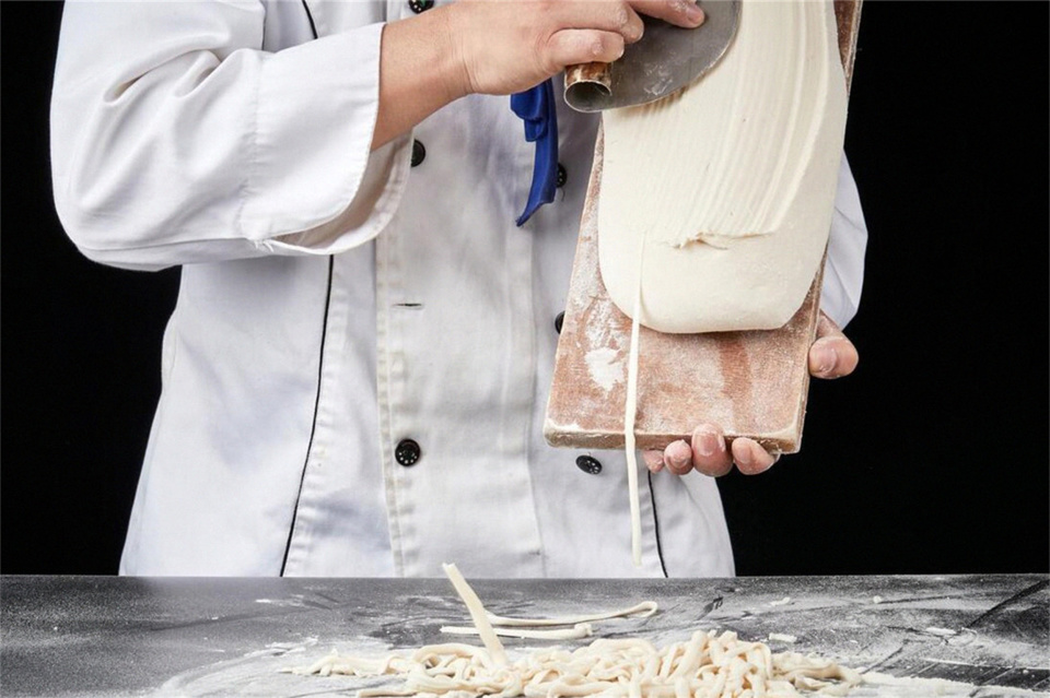山西为啥是“面食第一大省”？吃过这8种面条，果然是有真本事的_腾讯新闻