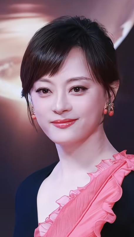 孫儷第四次獲“年度卓越品質之星”，成為首位達成“四封”SMG視後女演員 - 