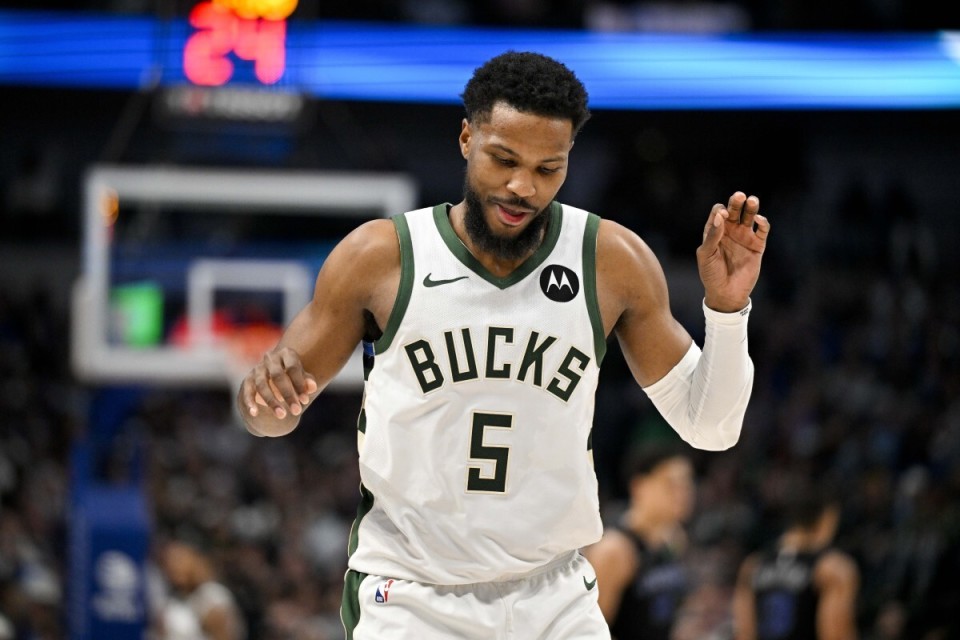 a-高评分!勇媒挺3换1交易方案:勇士零钱换整 冠军中锋驰援库里