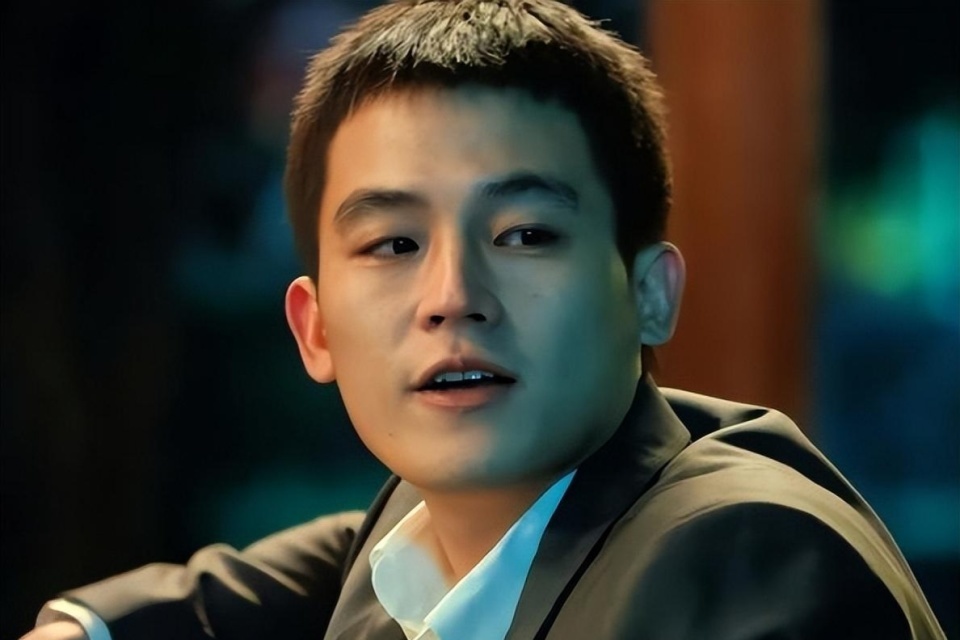 告人》来袭,该剧仅播4集,便热度飙升至ai奇艺电视剧飙升榜第一的位置