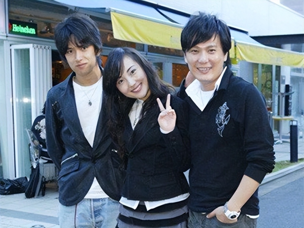 中演女主,意外跟饰演男主的演员,从东北移民日本的阿部力发展了一段