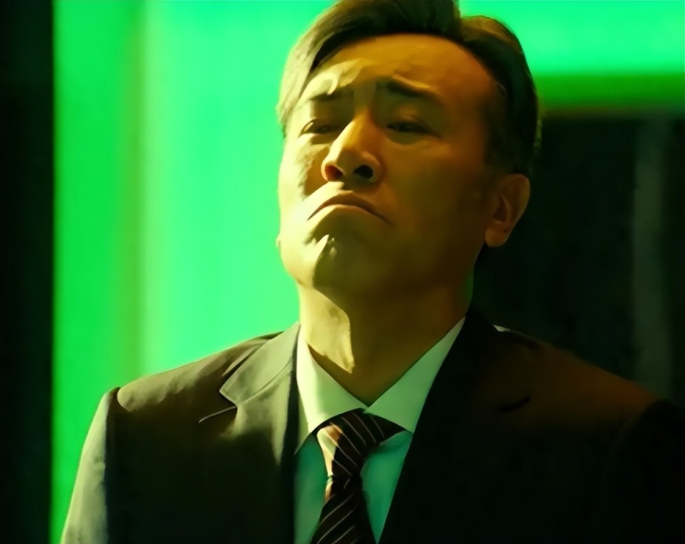 52岁于和伟对比45岁王骁,老天爷赏饭吃与科班毕业的演技一目了然_腾讯