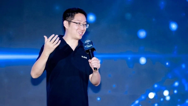 人大演讲失控事件后续：张小龙从粉笔辞职