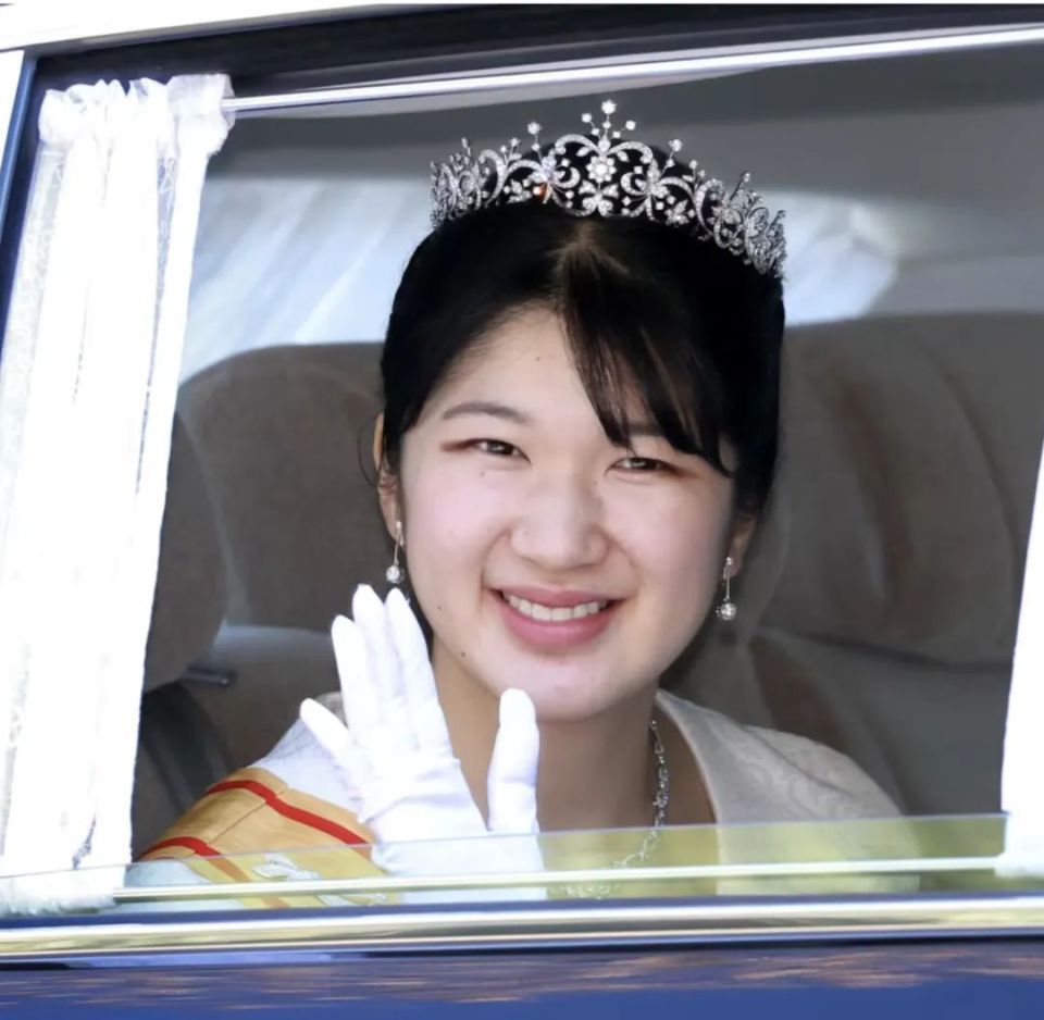 日本爱子公主订婚图片