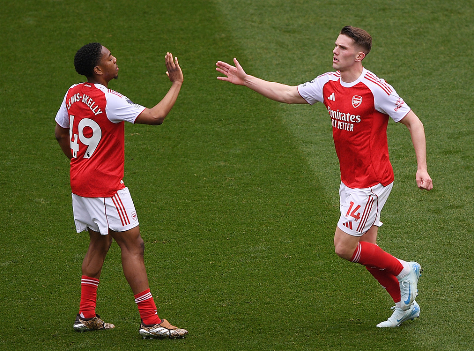 主場爆冷！英超：阿森納1-2伯恩茅斯 近9輪首敗 多賽2場領先曼城9分 - 