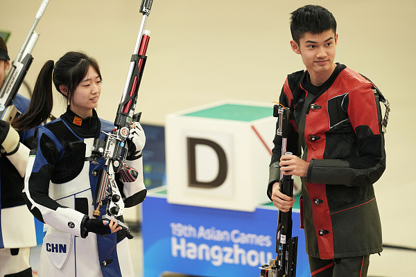 黄雨婷和盛李豪中国射击队在本次德国站的比赛,获得的冠军项目分别是