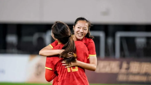 U17女足3-0曼城！李启娴传射3战全胜轰14球0失球 半决赛战阿森纳