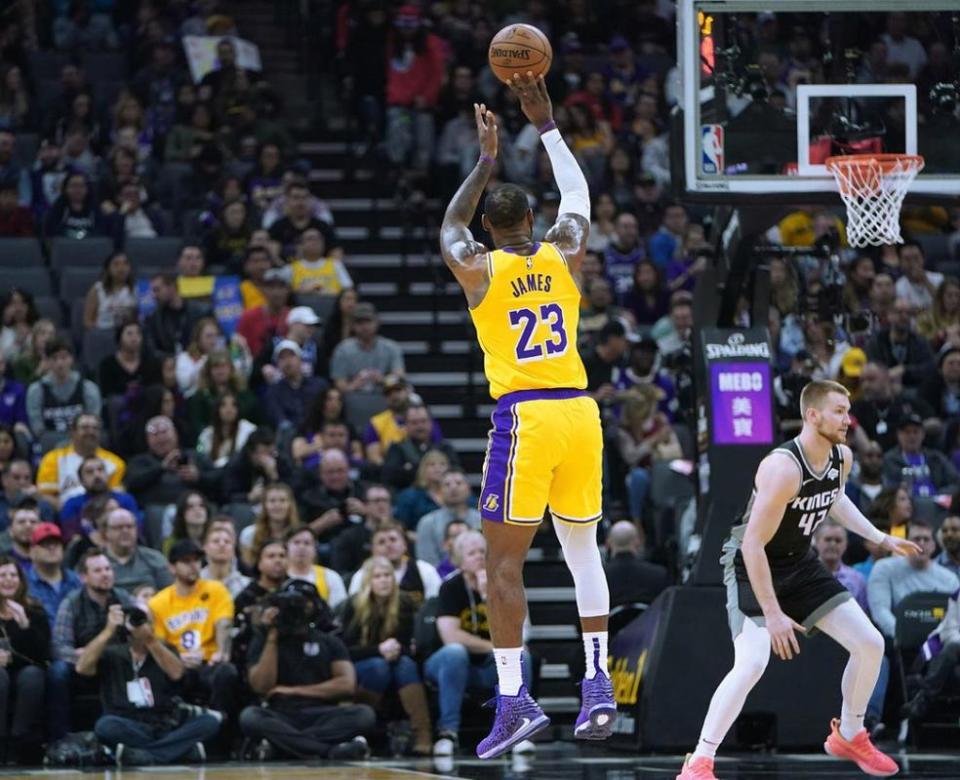 詹姆斯投篮效率提升原因浮出水面!三分命中率创下21年生涯新高!_腾讯