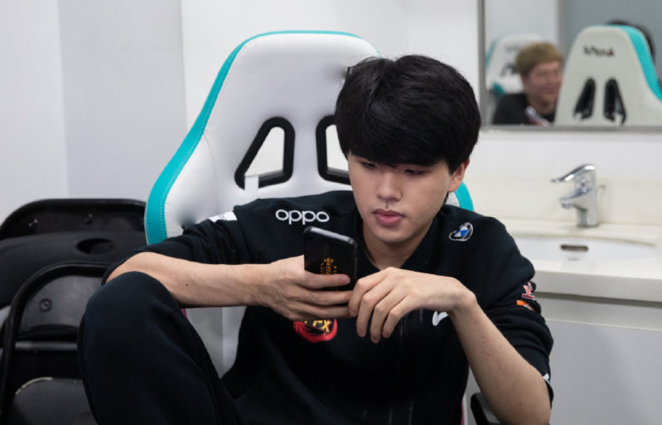 rng官宣:lwx正式加入,担任ad位置!粉丝拍手叫好:剑指s14_腾讯新闻