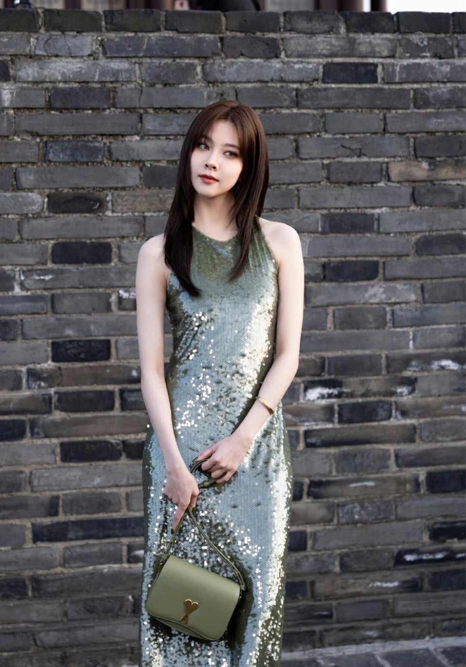 苏州时尚红毯,惠英红气场全开,李沁只惊艳了下半身,我却被言承旭迷了