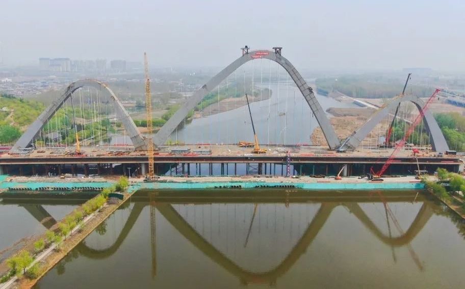 河汾一路跨汾河大桥工程吊索安装全部完成